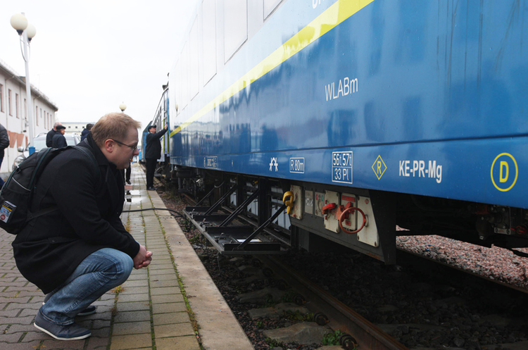 Європейці завітали на оглядини нового вагона, який запустять маршрутом Київ – Відень