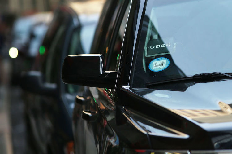 фото Shutterstock Uber першою в світі запровадить сервіс таксі на автопілотах