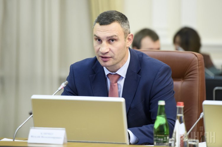 Кличко підписав з китайцями угоду про будівництво метро на Троєщину Кличко підписав з китайцями угоду про будівництво метро на Троєщину