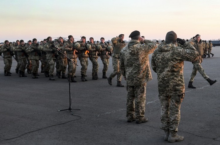 Для охорони арсеналів Кабмін збільшив чисельність призовників в армію Для охорони арсеналів Кабмін збільшив чисельність призовників в армію