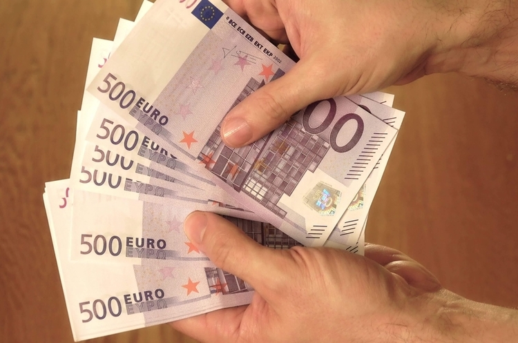 Фото Shutterstock ЄС виділить 1,8 млрд євро макрофінансової допомоги для України – Мінфін