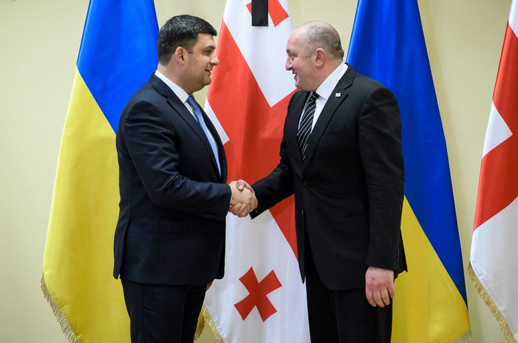 Фото Facebook Volodymyr Groysman Україна торгуватиме з Грузією в обхід Росії