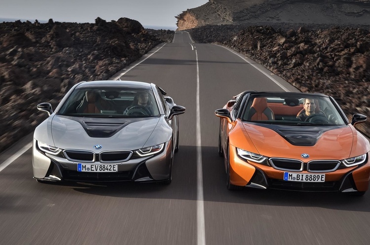 BMW показав довгоочікувані спорткари i8 Roadster та i8 Coupe BMW показав довгоочікувані спорткари i8 Roadster та i8 Coupe