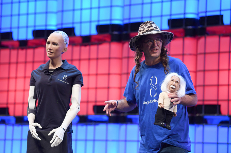 Фото Stephen McCarthy для Web Summit Робот Софія збирає гроші на всесвітню мережу штучного інтелекту