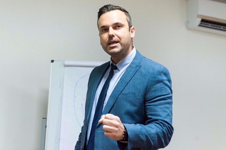 8 ілюзій лідерства: як навчитися вести за собою людей 8 ілюзій лідерства: як навчитися вести за собою людей