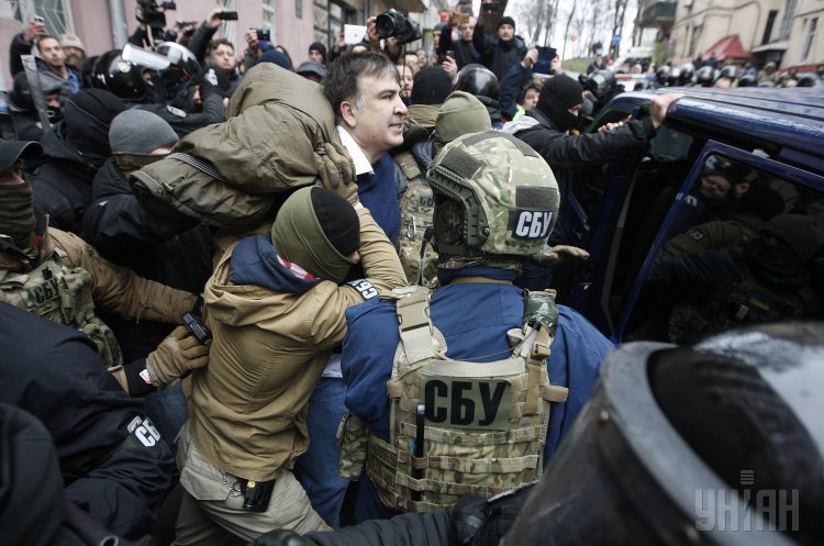 Правоохоронці затримали Міхеїла Саакашвілі Генпрокуратура проводить обшуки у Саакашвілі. ОНОВЛЕНО
