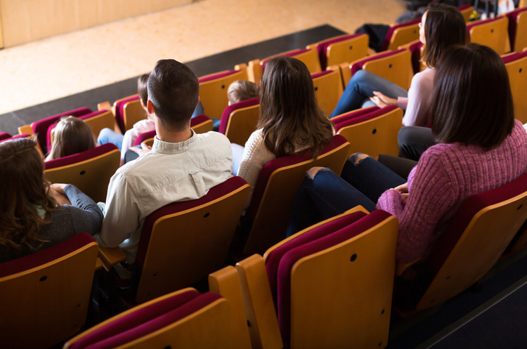 Британский Cineworld Group Plc придбає американського конкурента Regal Entertainment Group за $3,6 млрд Британский Cineworld Group Plc придбає американського конкурента Regal Entertainment Group за $3,6 млрд