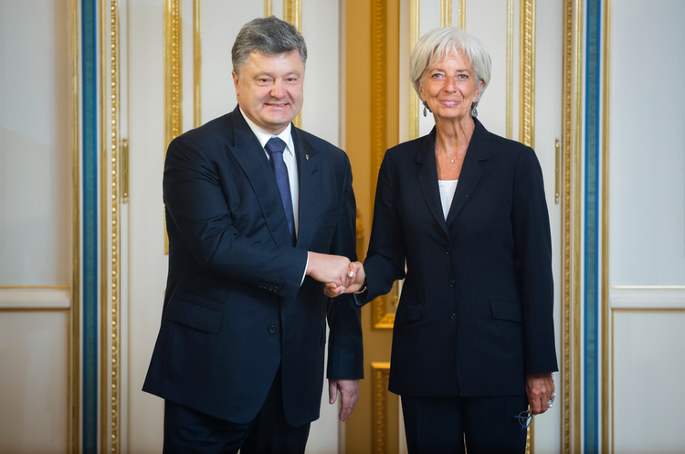 Порошенко та Лагард обговорили боротьбу з корупцією в Україні Порошенко та Лагард обговорили боротьбу з корупцією в Україні