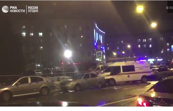 відео-скрін РИА Новости У магазині Петербурга вибухнула бомба, постраждало 10 осіб