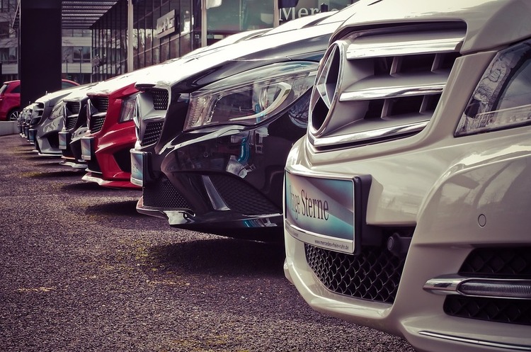 Mercedes вчергове став лідером з продажу авто преміум-класу Mercedes вчергове став лідером з продажу авто преміум-класу