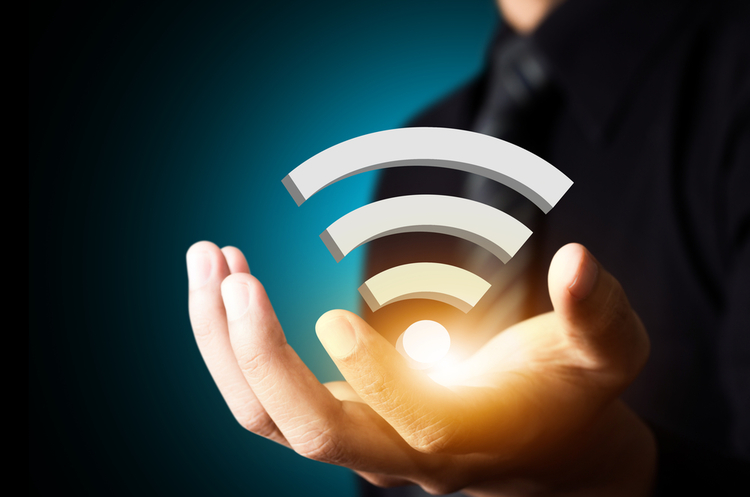 Фото: Shutterstock «Укрзалізниця» планує заробляти на Wi-Fi