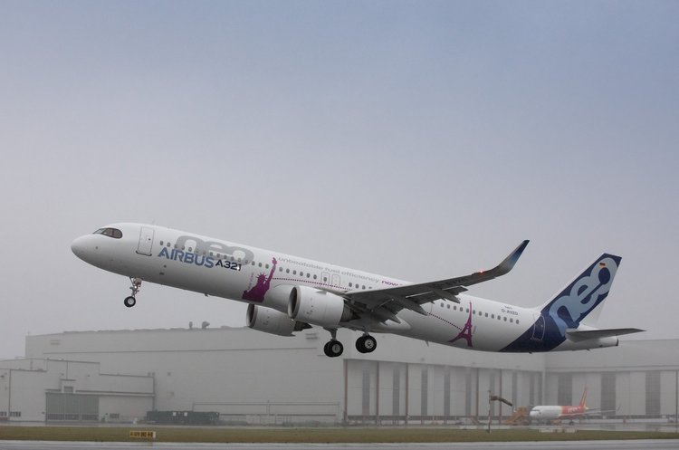 Airbus протестував свій довгоочікуваний A321LR, який може летіти 8 годин без дозаправки Airbus протестував свій довгоочікуваний A321LR, який може летіти 8 годин без дозаправки