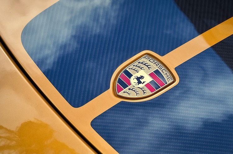 Porsche вдвічі збільшить бюджет на електрифікацію своїх авто