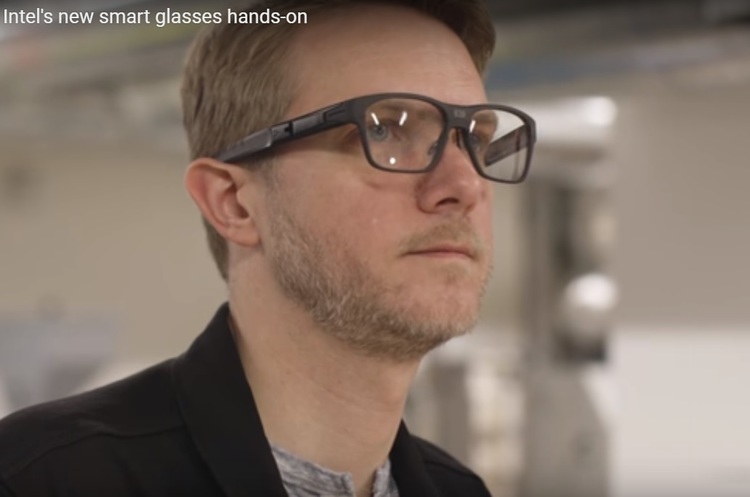 «Розумні окуляри» від Intel проектують віртуальні зображення прямо на сітківку ока