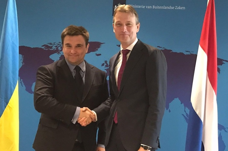 Twitter @HalbeZijlstra Голландський міністр зізнався, що обманув про свою присутність на зустрічі з Путіним