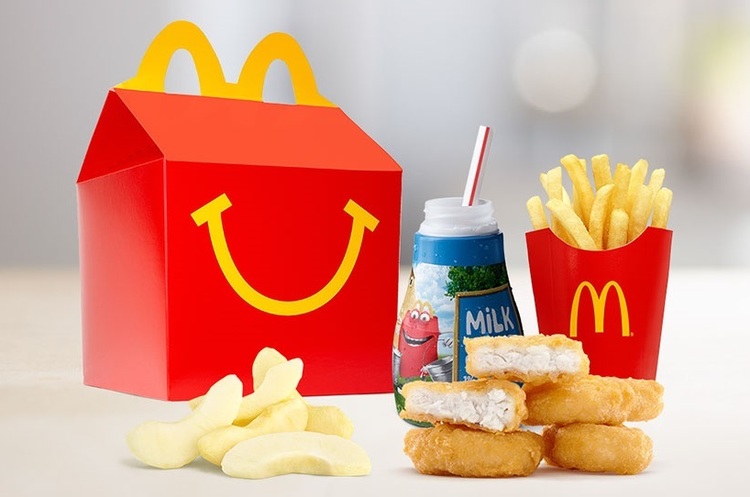 фото McDonald's Mcdonald's вирішив змінити дитяче меню Happy Meal на більш здорове