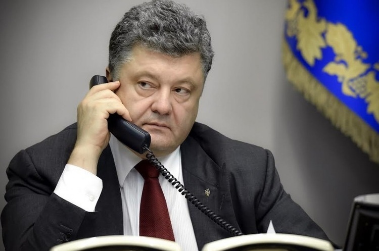 Порошенко: Україна не буде безальтернативно дослухатись до партнерів щодо антикорупційного суду Порошенко: Україна не буде безальтернативно дослухатись до партнерів щодо антикорупційного суду