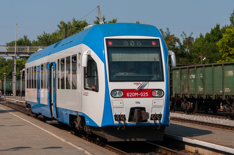 Рейковий автобус PESA 620M Рейками – до зірок: на чому пасажири поїдуть у Бориспіль