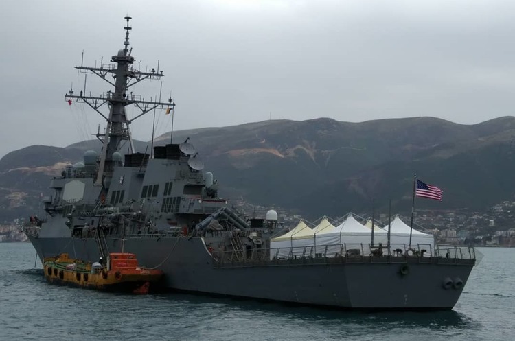 Американський есмінець увійшов до акваторії Чорного моря Американський есмінець увійшов до акваторії Чорного моря