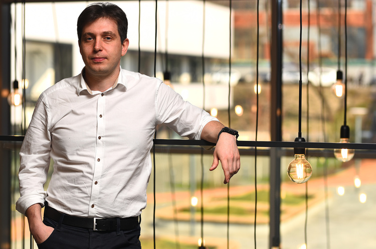 Максим Яковер Максим Яковер: «Традиційне мислення банків заважає запускати fintech-інструменти, які полегшують життя»
