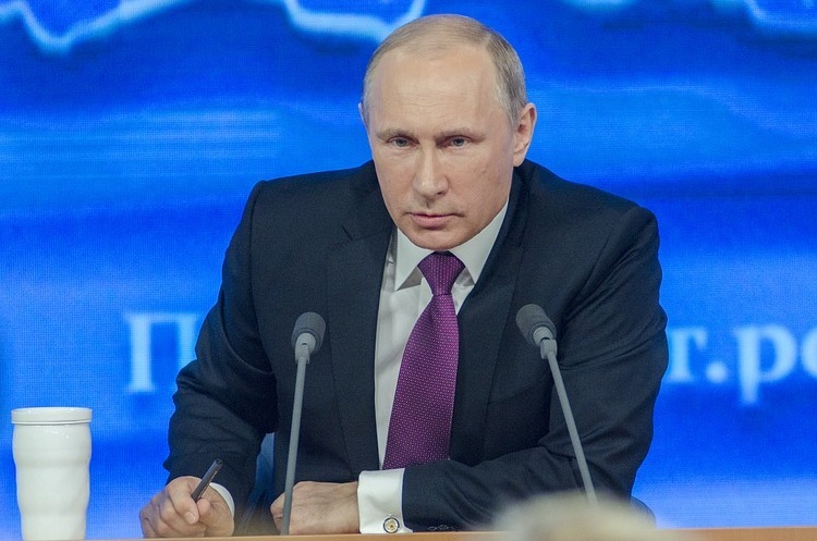 Путін сказав, що «ніколи» не видасть 13 росіян, яких звинувачують у втручанні в американські вибори Путін сказав, що «ніколи» не видасть 13 росіян, яких звинувачують у втручанні в американські вибори