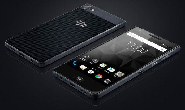 фото BlackBerry.ua BlackBerry подала до суду на Facebook за крадіжку інтелектуальної власності