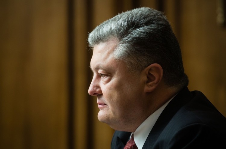 Фото: president.gov.ua Порошенко проти скасування 3-ї групи «спрощенців»