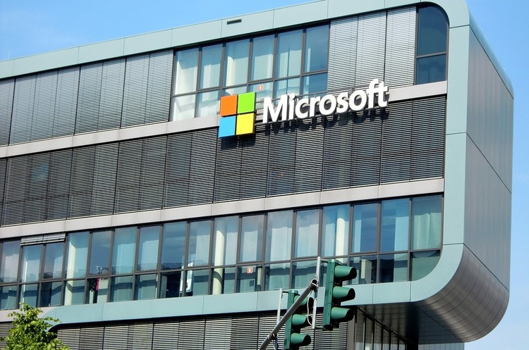 Для тих, хто прагне конфіденційності, Microsoft відкриває два центри обробки даних у Німеччині Для тих, хто прагне конфіденційності, Microsoft відкриває два центри обробки даних у Німеччині