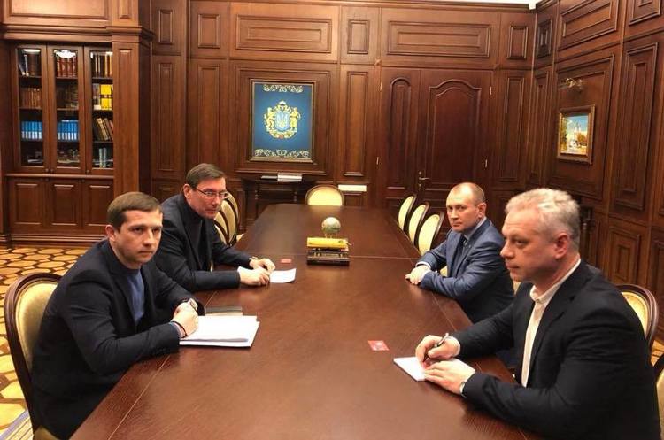 Обшуки «Нової пошти» були коректними – Луценко Обшуки «Нової пошти» були коректними – Луценко
