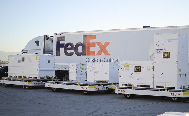 П’ятий вибух у Техасі: на складі поштової служби FedEx вибухнула посилка П’ятий вибух у Техасі: на складі поштової служби FedEx вибухнула посилка