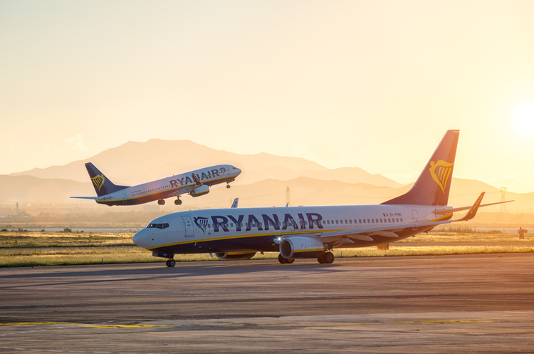 Гройсман назвав дедлайн підписання договору Борисполя з Ryanair Гройсман назвав дедлайн підписання договору Борисполя з Ryanair