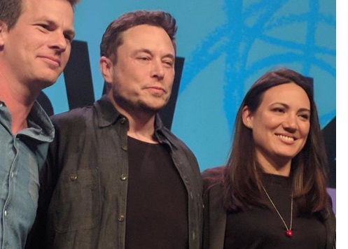 Ілон Маск разом із творцями WestWorld Інвестори Tesla затвердили для Ілона Маска найбільшу зарплату в історії бізнесу