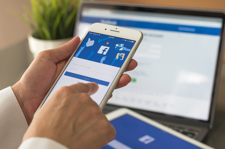 фото Shutterstock Інвестори подали до суду на Facebook через скандал зі зливанням даних третім особам