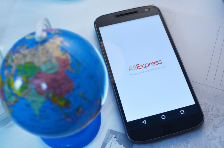 фото Shutterstock Приведи друга – отримай знижку: AliExpress запустить сервіс групових покупок