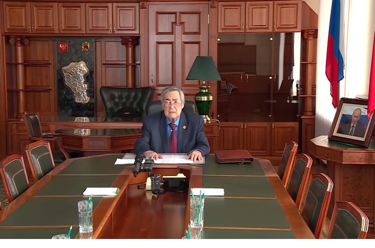 скрін-шот Youtube Губернатор Кемерово Тулєєв подав у відставку через пожежу