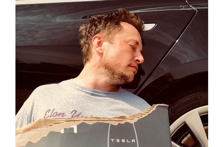 фото Twitter Elon Musk «Автопром – це пекло»: Ілон Маск ночує на заводі, щоб контролювати виробництво Tesla Model 3
