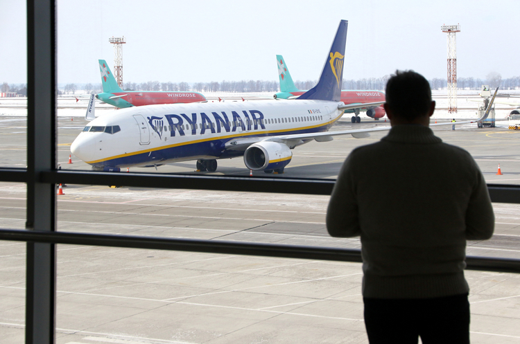 Ryanair оголосив розпродаж квитків на всі українські напрямки лоукоста зі знижкою до 20% Ryanair оголосив розпродаж квитків на всі українські напрямки лоукоста зі знижкою до 20%
