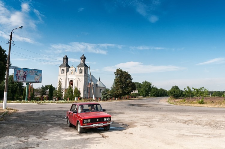 Продаж б/у автомобілів в Україні зріс майже на 90% Продаж б/у автомобілів в Україні зріс майже на 90%
