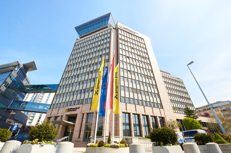 Raiffaisen Bank припинить працювати з компаніями, які потрапили під санкції США Raiffaisen Bank припинить працювати з компаніями, які потрапили під санкції США