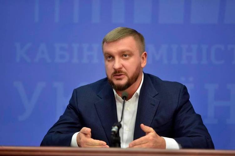 Міністр юстиції Павло Петренко Мін'юст стягнув 39 млн грн із недобросовісних роботодавців