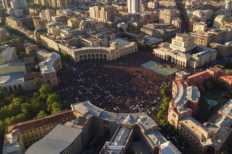 Єреван сьогодні Проросійські представники влади Вірменії поїхали на консультацію в Москву