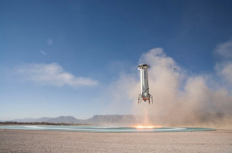 Ракета мільярдера Джеффа Безоса запустила на висоту 107 км капсулу з манекеном