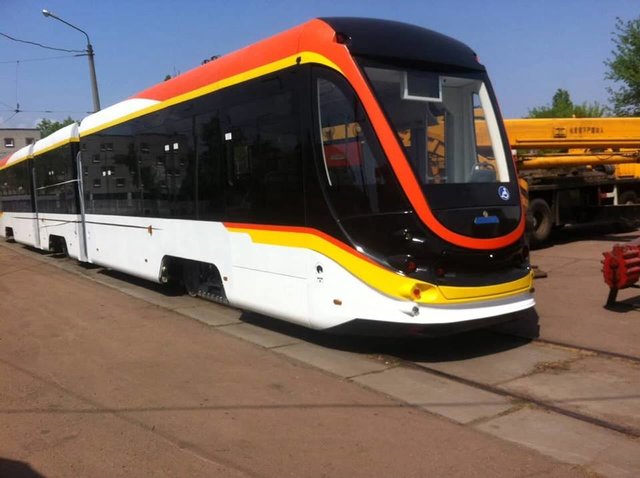 Трамвай К-1М6 виробництва «Татра-Юг» У Києві почали тестування трисекційного трамвая виробництва «Татра-Юг»