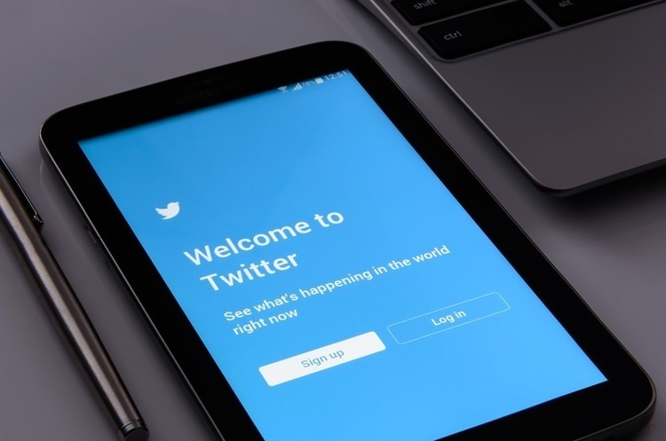Twitter закликає користувачів змінити пароль Twitter закликає користувачів змінити пароль