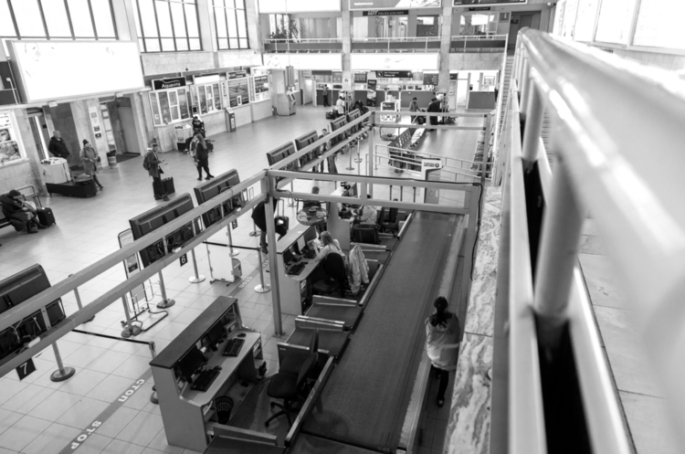 В Одесі екстрено сів літак через погіршення здоров'я пасажирки В Одесі екстрено сів літак через погіршення здоров'я пасажирки