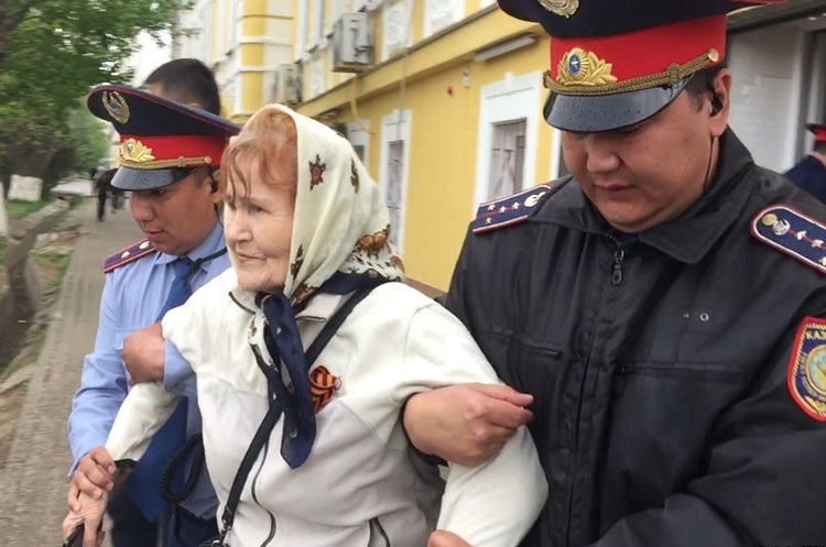 фото Санат Урналієв/azattyq.org У Казахстані поліція затримала десятки людей на антиурядовому мітингу