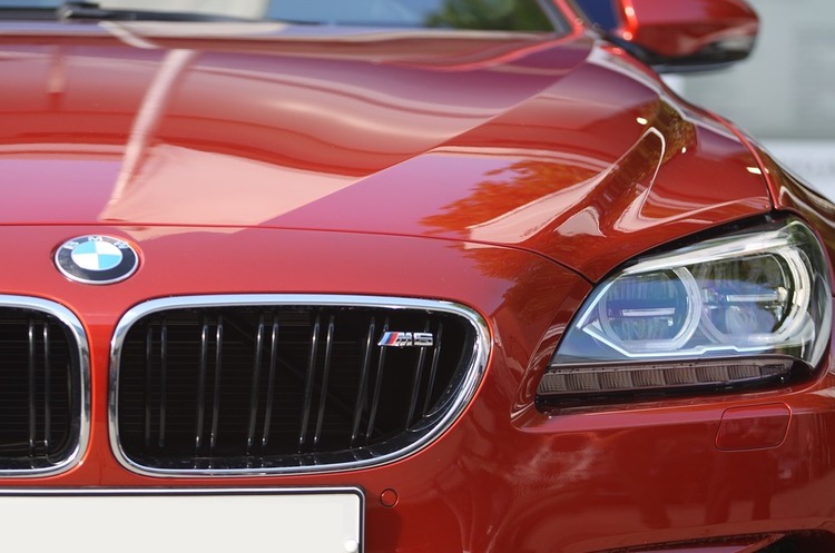  BMW            (²)