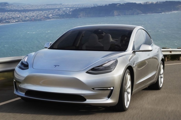 Tesla Model S на автопілоті потрапив у ДТП Tesla Model S на автопілоті потрапив у ДТП