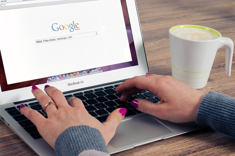 Google звинуватили у шпигунстві за мільйонами користувачів Apple у Великобританії Google звинуватили у шпигунстві за мільйонами користувачів Apple у Великобританії