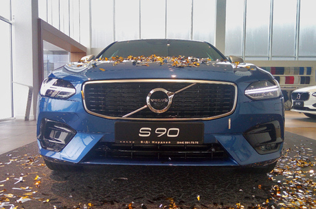 ˳ :       Volvo S90